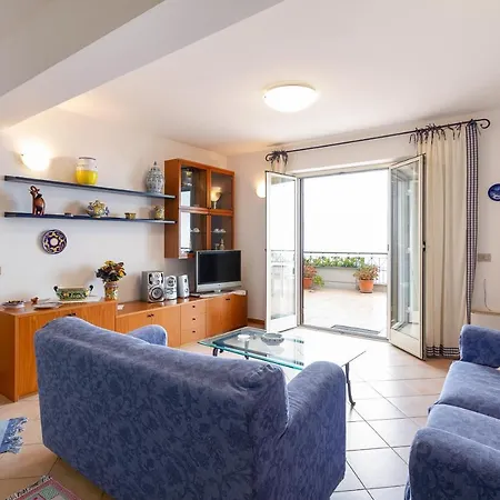 Fontana Vecchia Seaview Apartment *