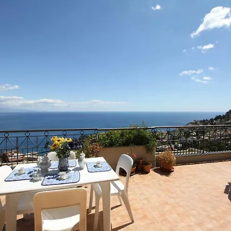 Fontana Vecchia Seaview Apartment Taormina