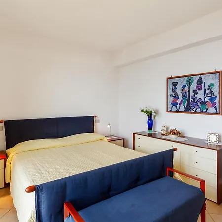 Апартаменты Fontana Vecchia Seaview