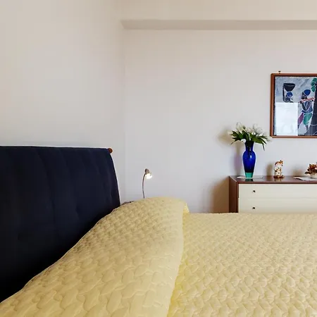 Fontana Vecchia Seaview Апартаменты