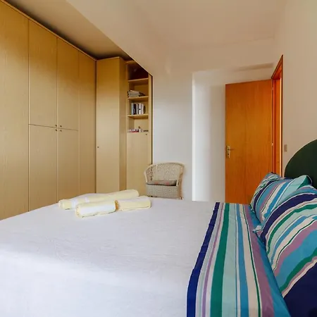 Fontana Vecchia Seaview *