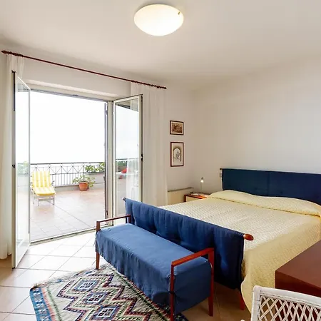 Fontana Vecchia Seaview *