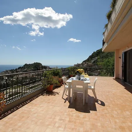 Fontana Vecchia Seaview Апартаменты Таормина