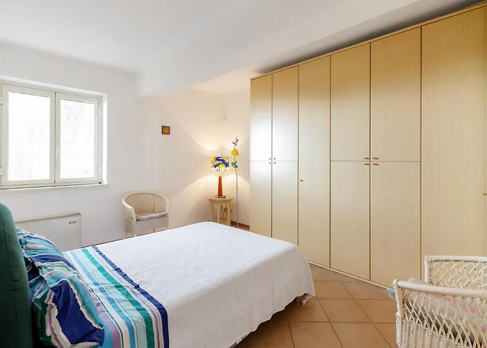 Guesthost - Fontana Vecchia Seaview 公寓