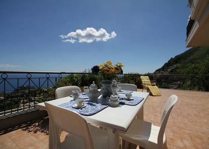 Guesthost - Fontana Vecchia Seaview 公寓 *